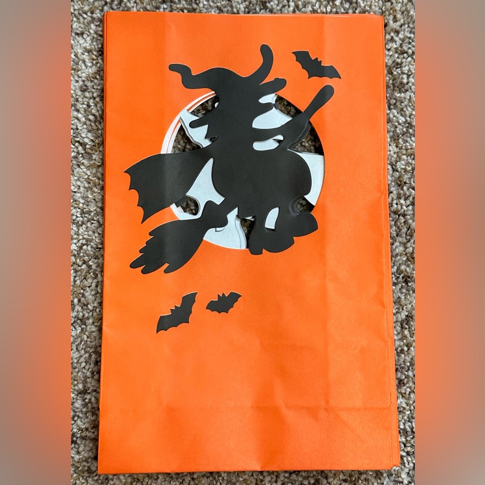 VINTAGE WITCH GLOOMINARIAS